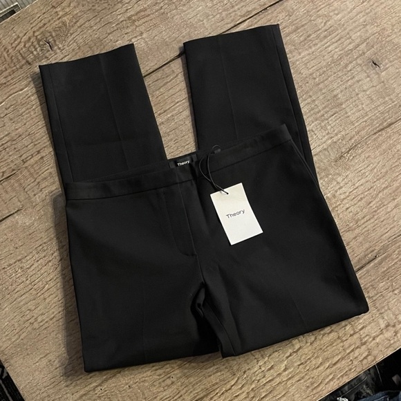 Theory Classic Skinny Pants in Black. - Picture 7 of 11